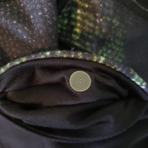 Lululemon Wunder Under  Size 6 Garden Party Floral Black Yoga  Pants - Picture 6 of 11